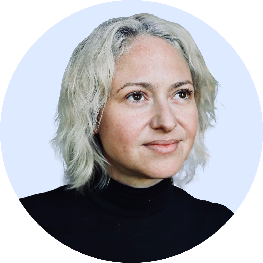 Elizabeth Pulos Headshot
